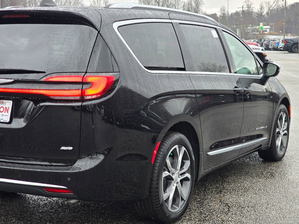 New 2026 Chrysler Pacifica Pinnacle image 40