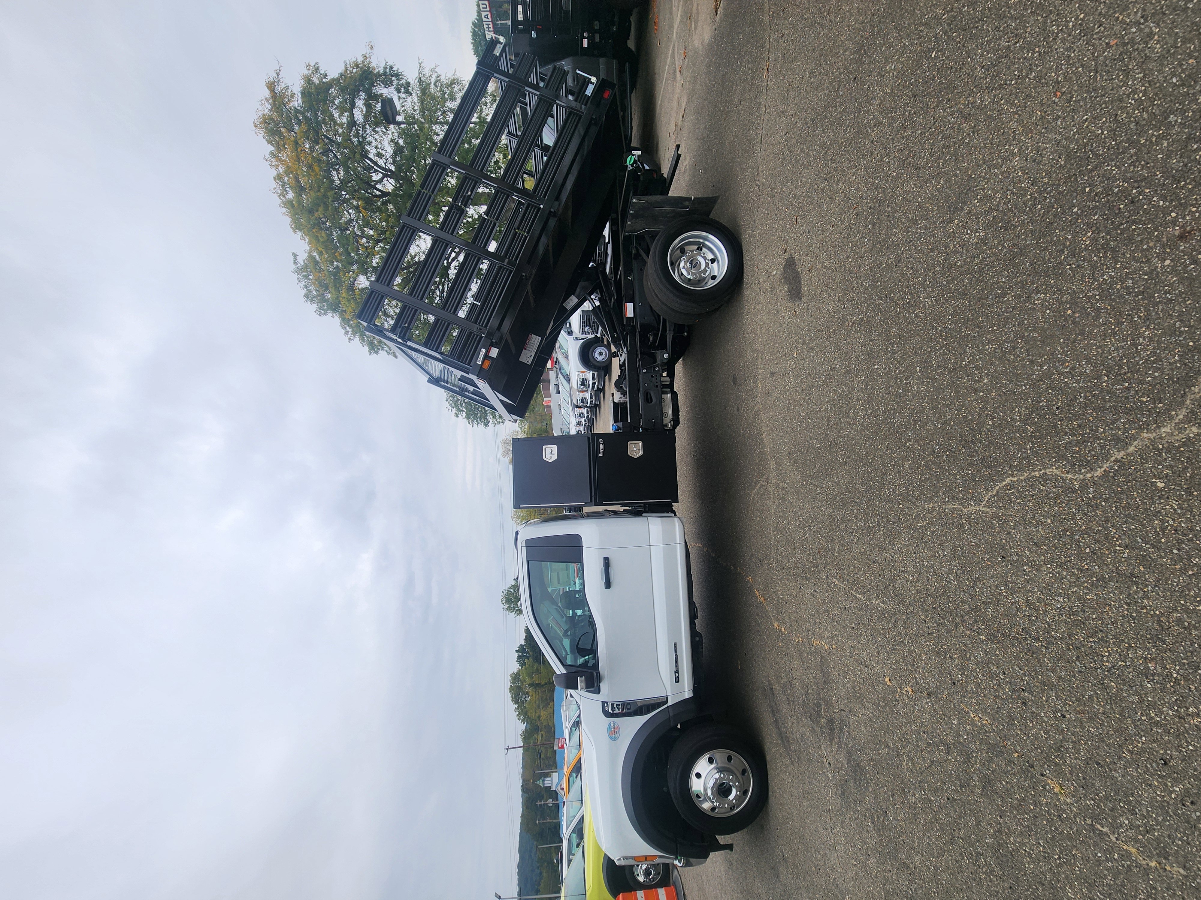 New 2023 Ford F450 XLT image 3