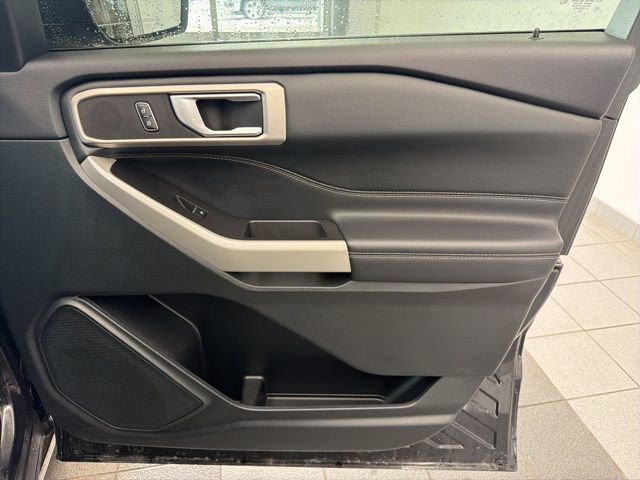 Used 2024 Ford Explorer XLT w/ Equipment Group 202A image 12