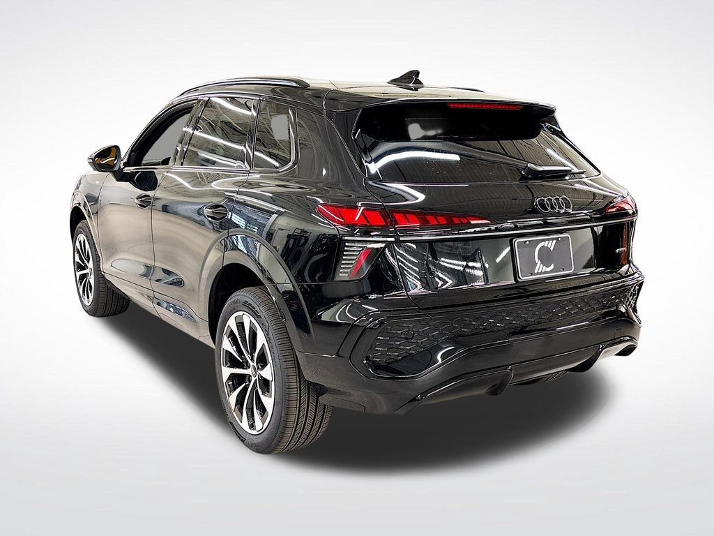 New 2026 Audi Q3 quattro 2.0T AWD/4WD image 3