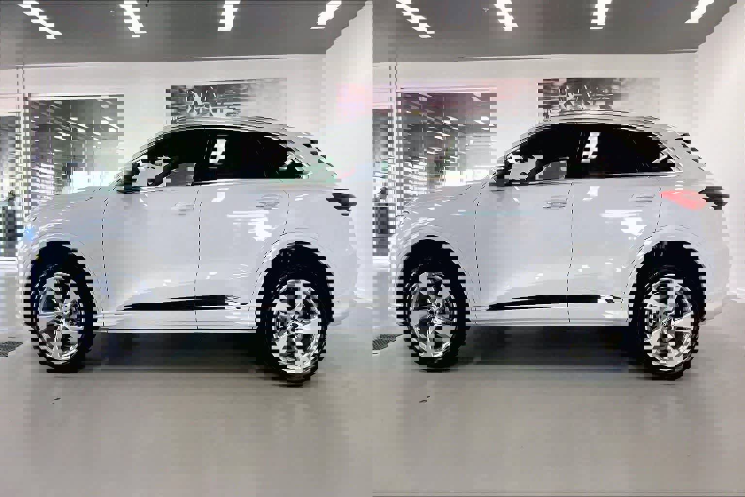 New 2025 Audi Q5 Premium Plus image 3