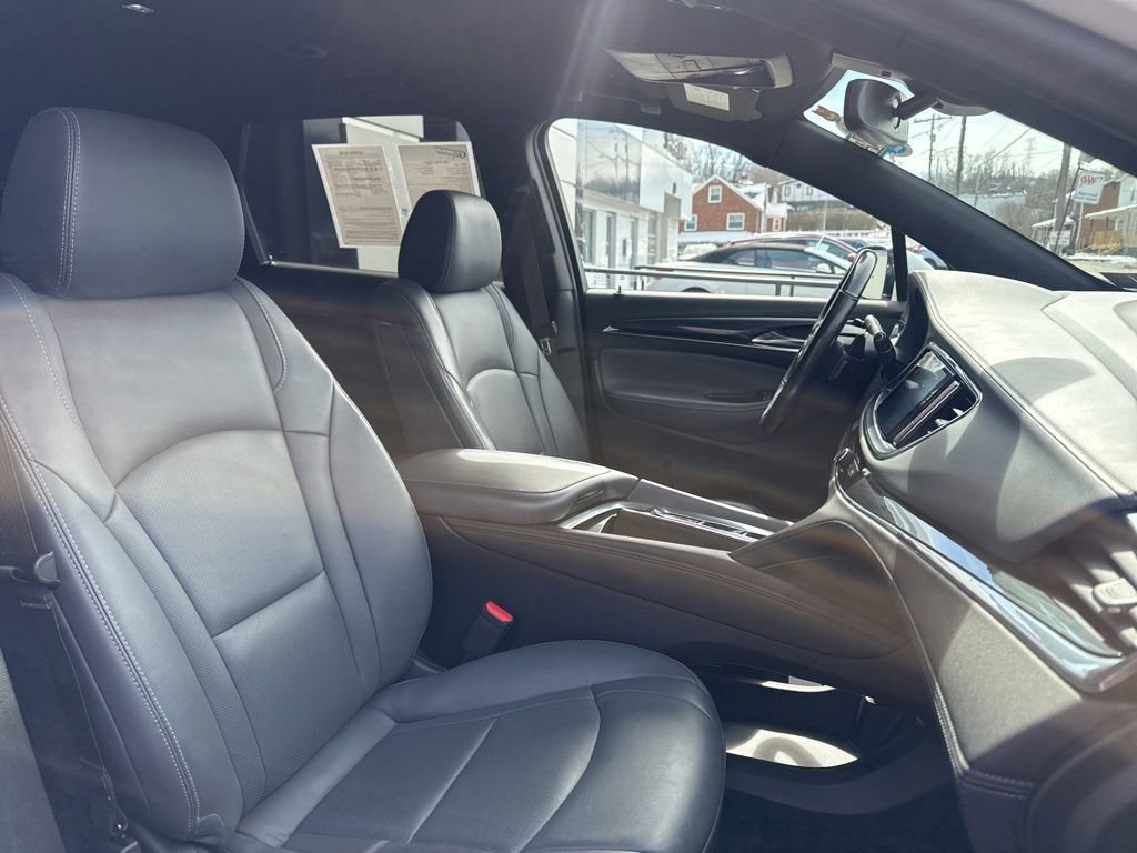 Used 2023 Buick Enclave Essence image 32