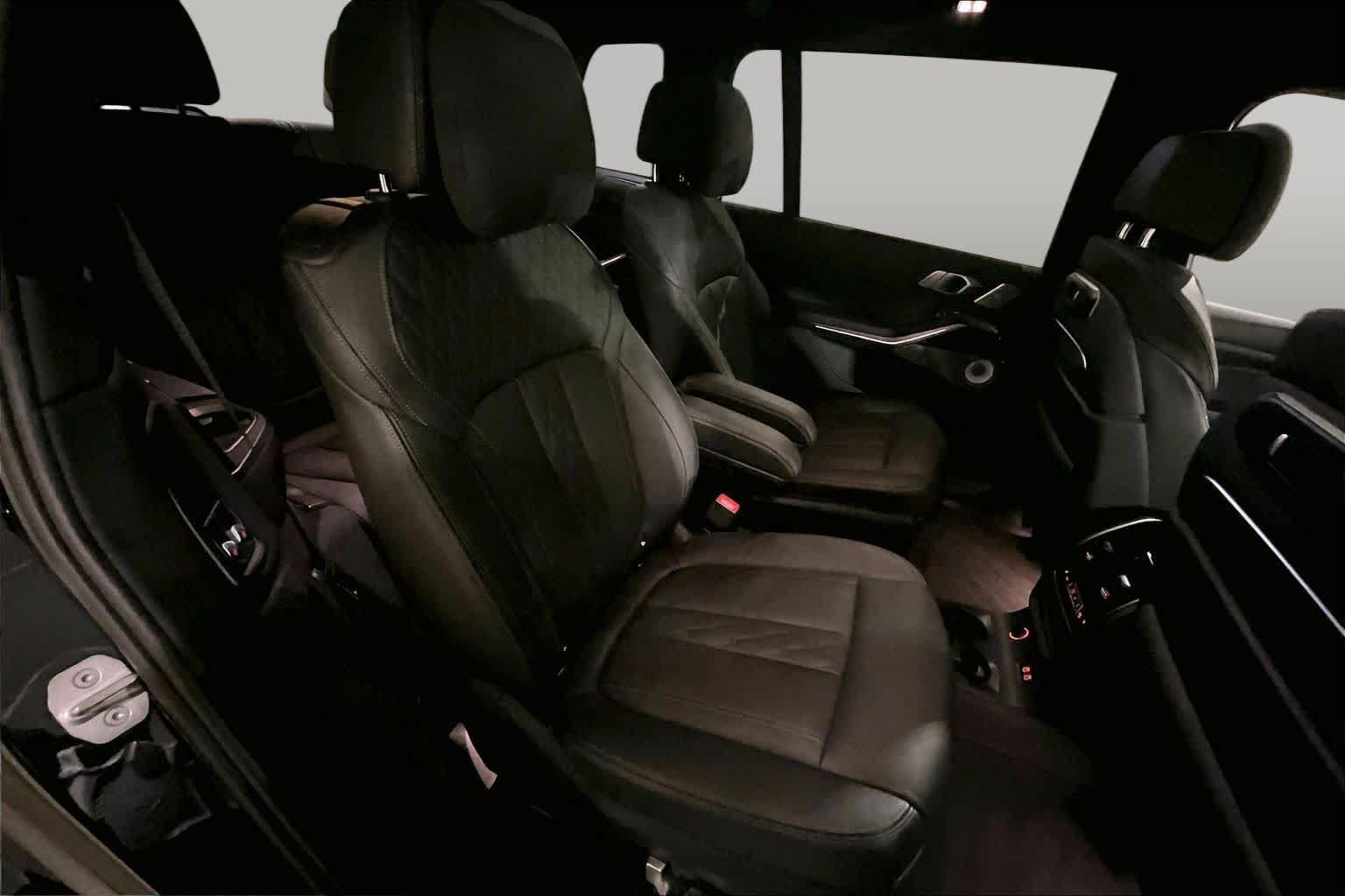 Certified 2025 BMW X7 M60i AWD/4WD image 19