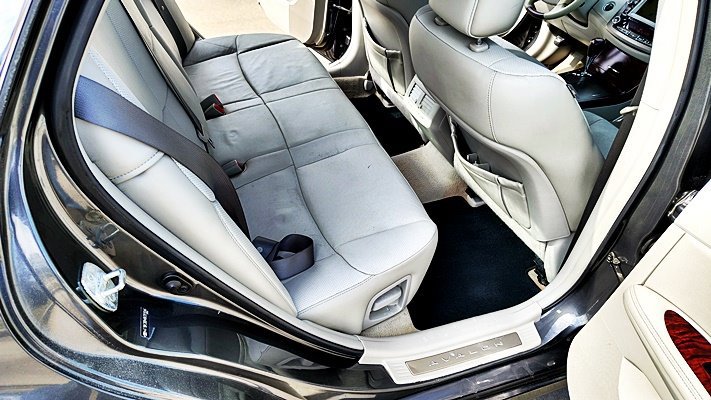 Used 2011 Toyota Avalon Limited image 17