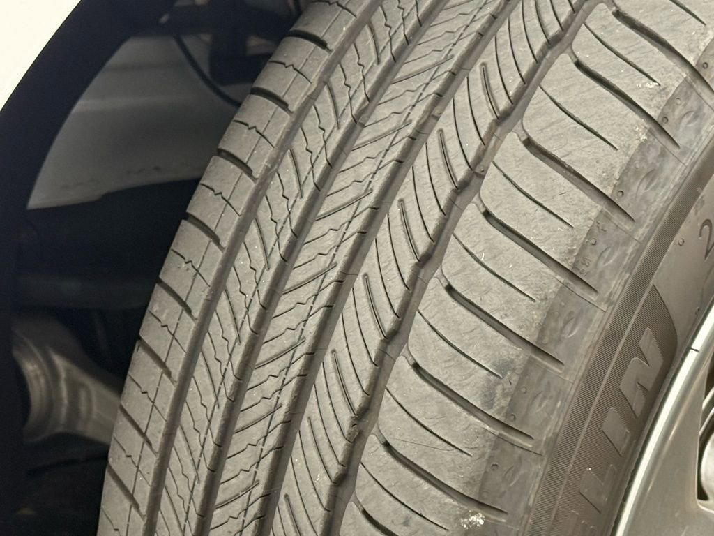 Used 2026 Genesis GV70 2.5T Select image 37