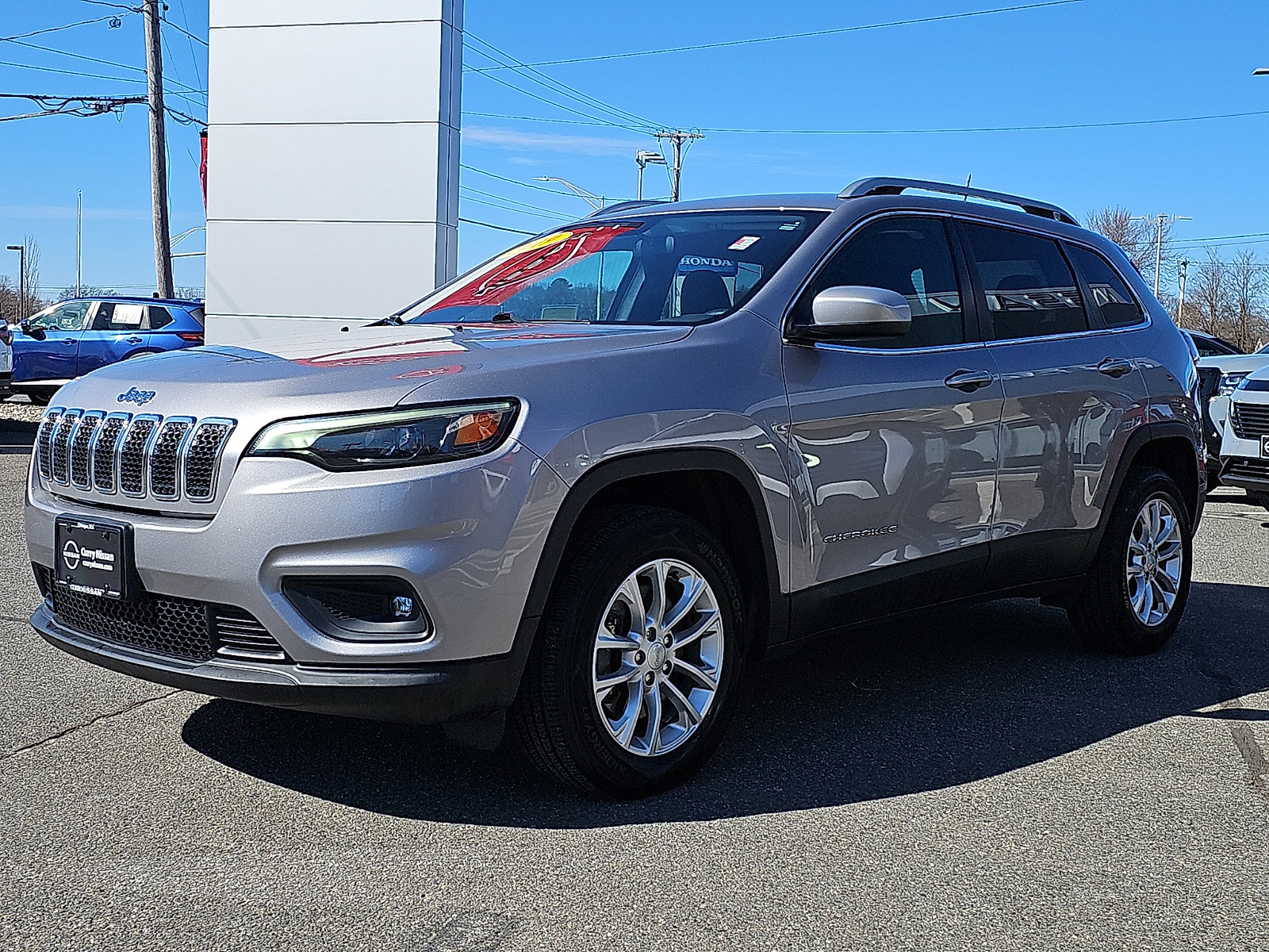 Used 2019 Jeep Cherokee Latitude w/ Popular Appearance Group image 3