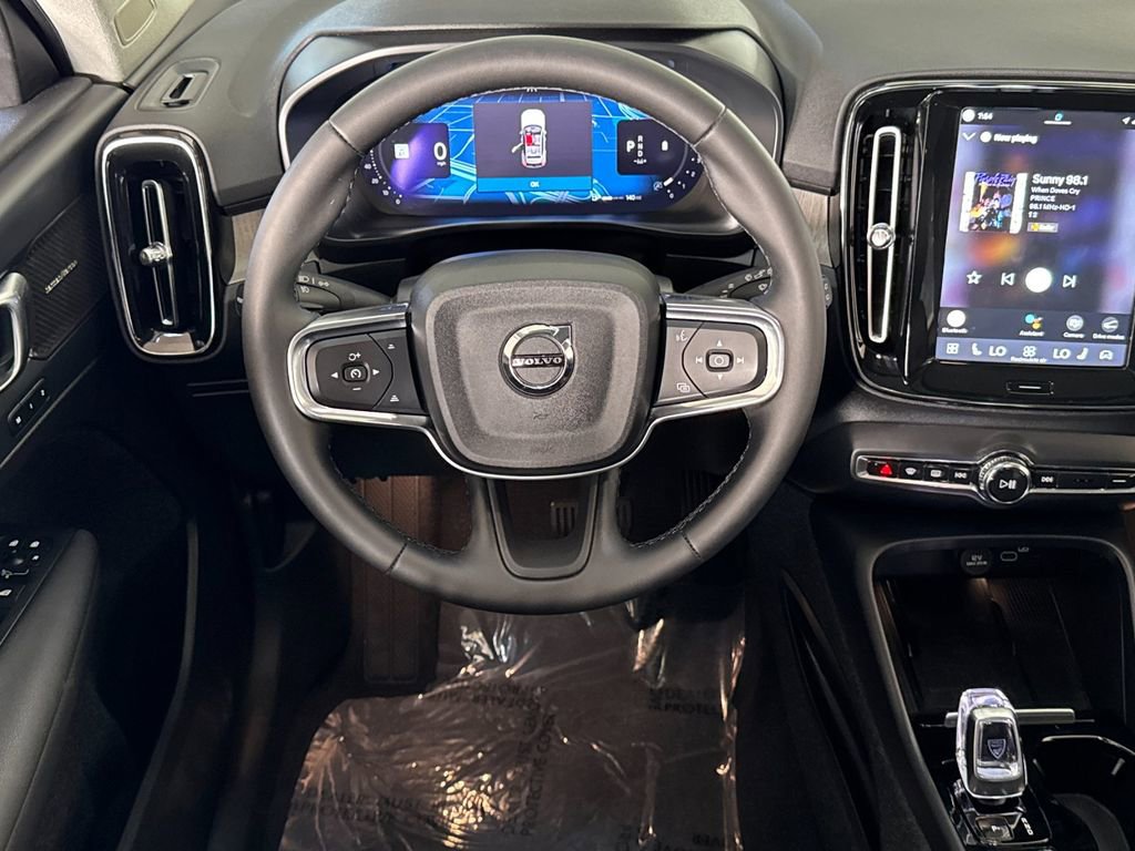Certified 2023 Volvo XC40 B5 Ultimate image 13