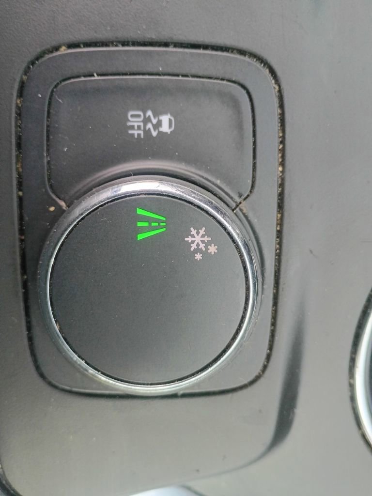 Used 2019 Chevrolet Traverse LT FWD image 32