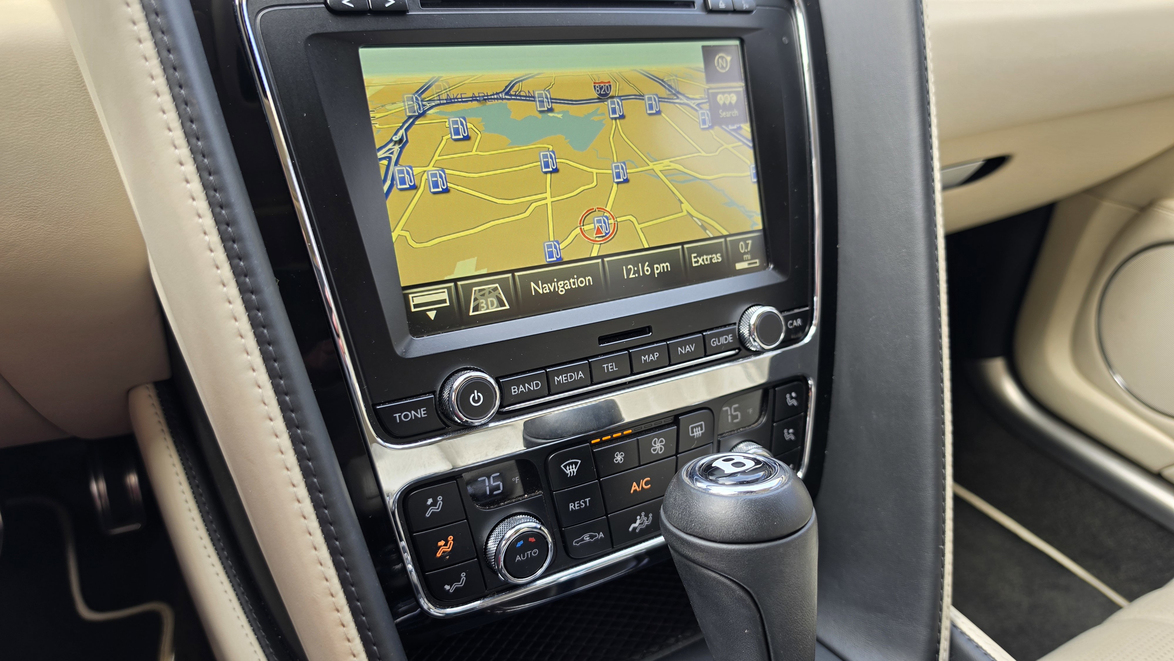 Used 2015 Bentley Flying Spur V8 image 44