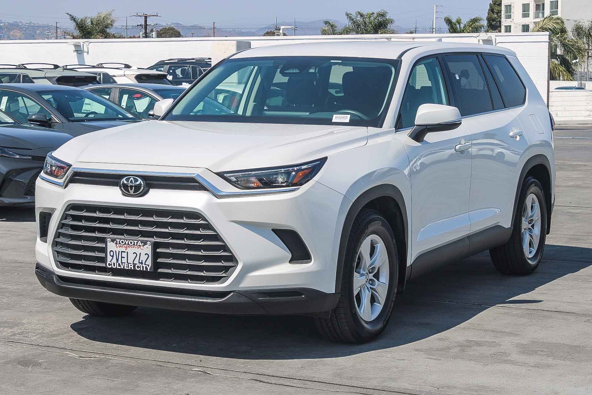 Certified 2025 Toyota Grand Highlander FWD image 3