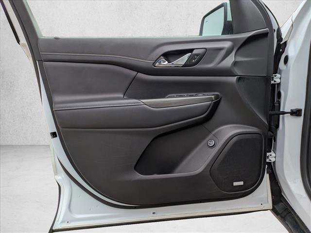 Used 2023 GMC Acadia SLT image 12