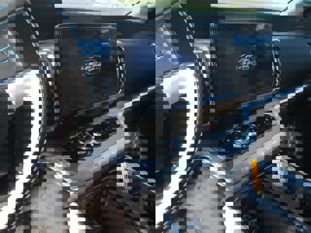 New 2025 Ford Expedition Max Platinum image 9