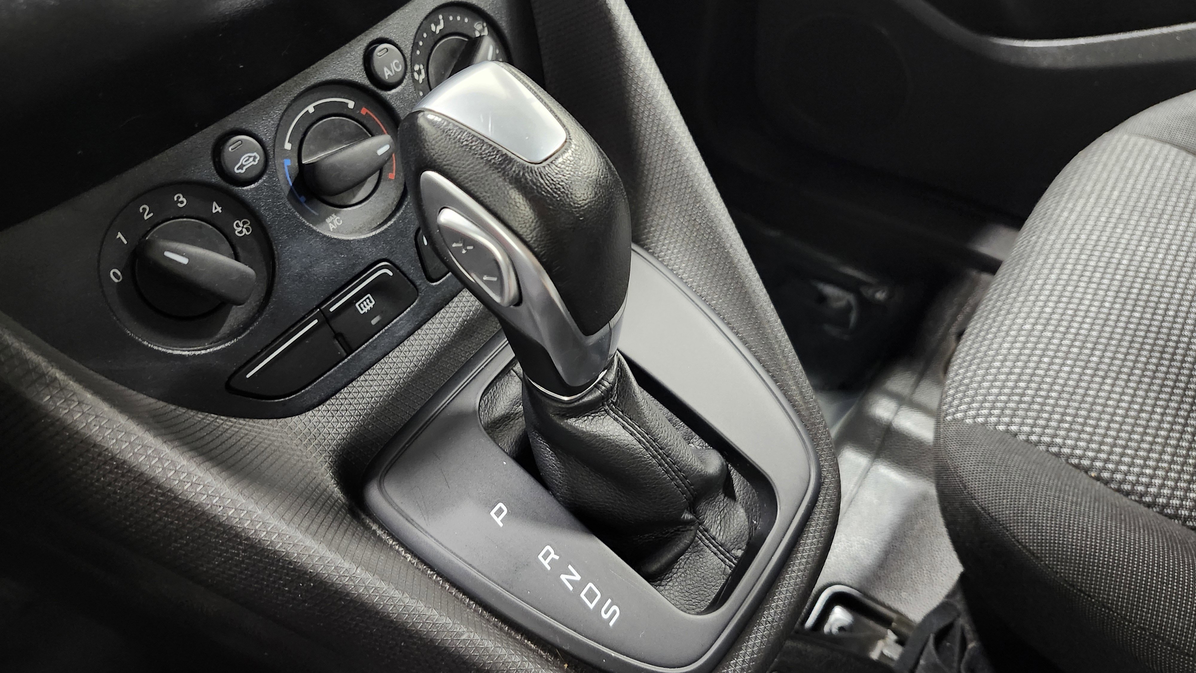 Used 2017 Ford Transit Connect XL image 28