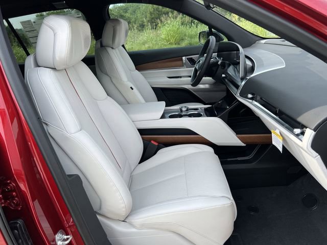 New 2026 Cadillac Vistiq Premium Luxury w/ LPO, Floor Liner Package AWD/4WD image 11