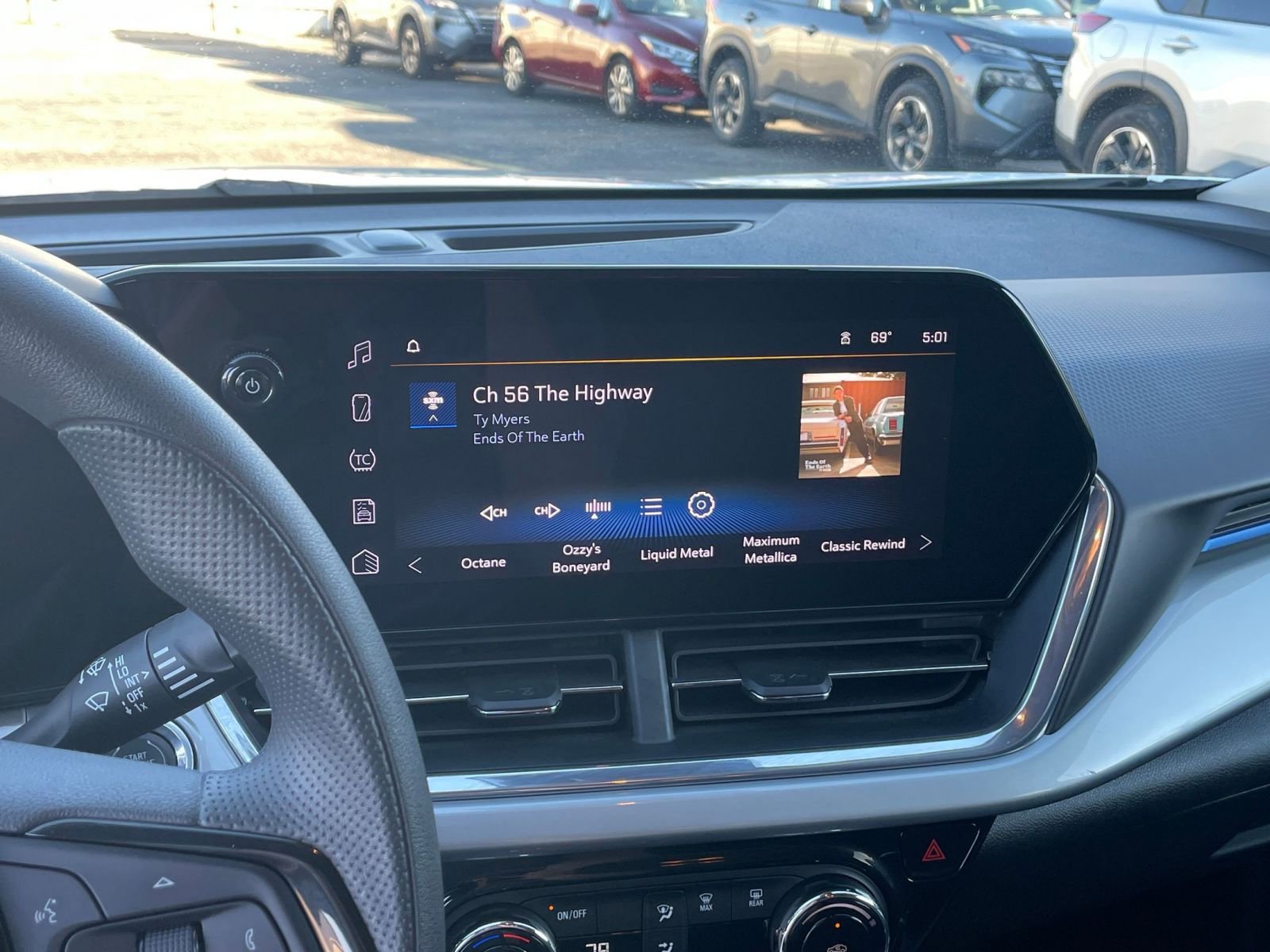 Used 2025 Chevrolet Trax LT image 20