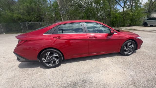 Used 2025 Hyundai Elantra SEL image 9