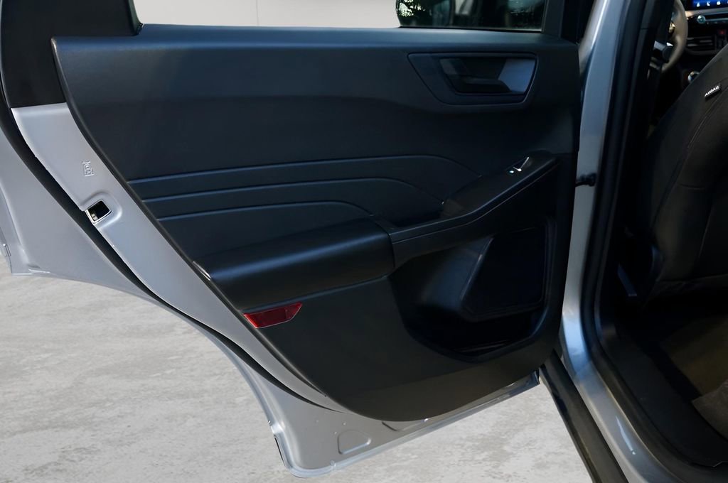 Used 2023 Ford Escape Active image 12