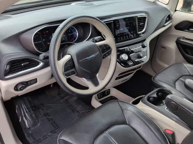 Used 2020 Chrysler Pacifica Limited w/ Advanced Safetytec Group FWD image 10