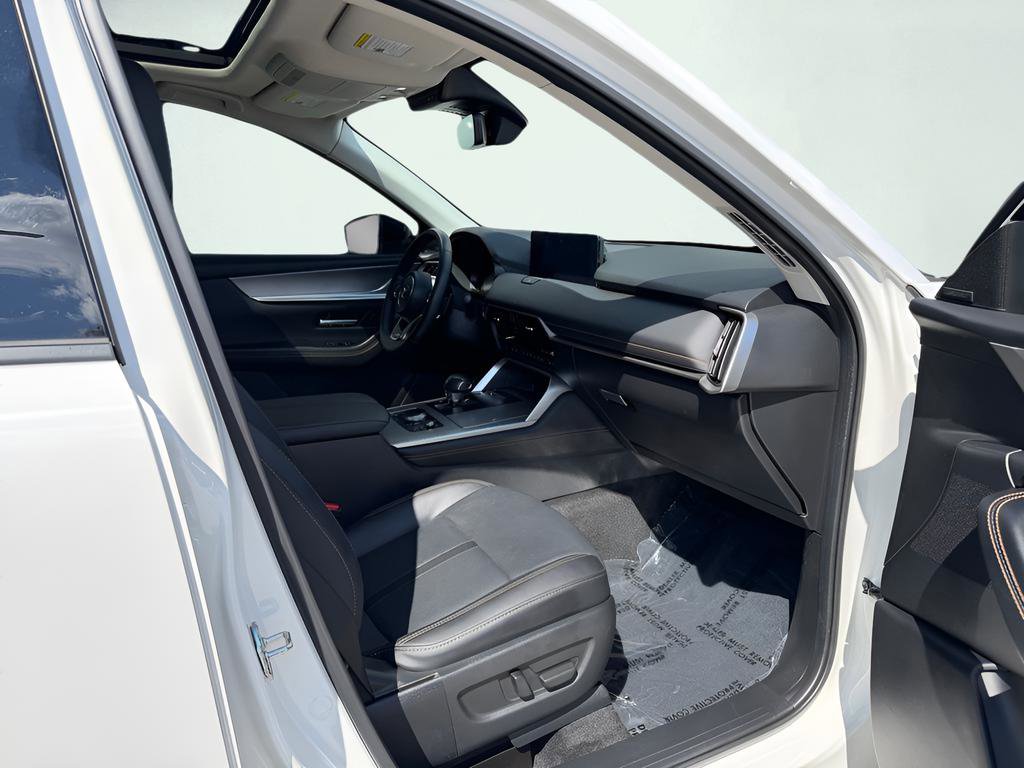 Used 2025 MAZDA CX-70 Plug-In Hybrid w/ Premium Pkg image 36