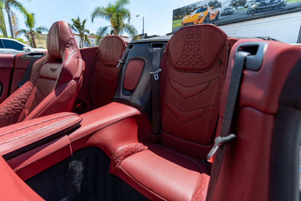 Used 2020 Aston Martin DBS Superleggera Volante RWD image 31