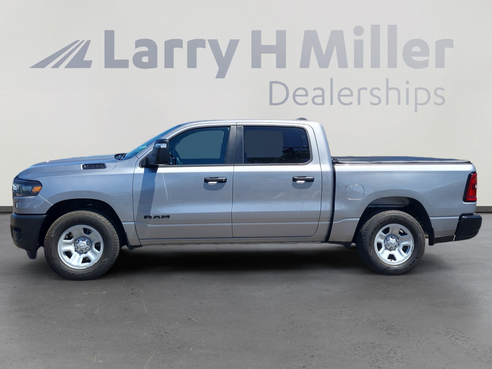 Used 2026 RAM 1500 Tradesman AWD/4WD image 2
