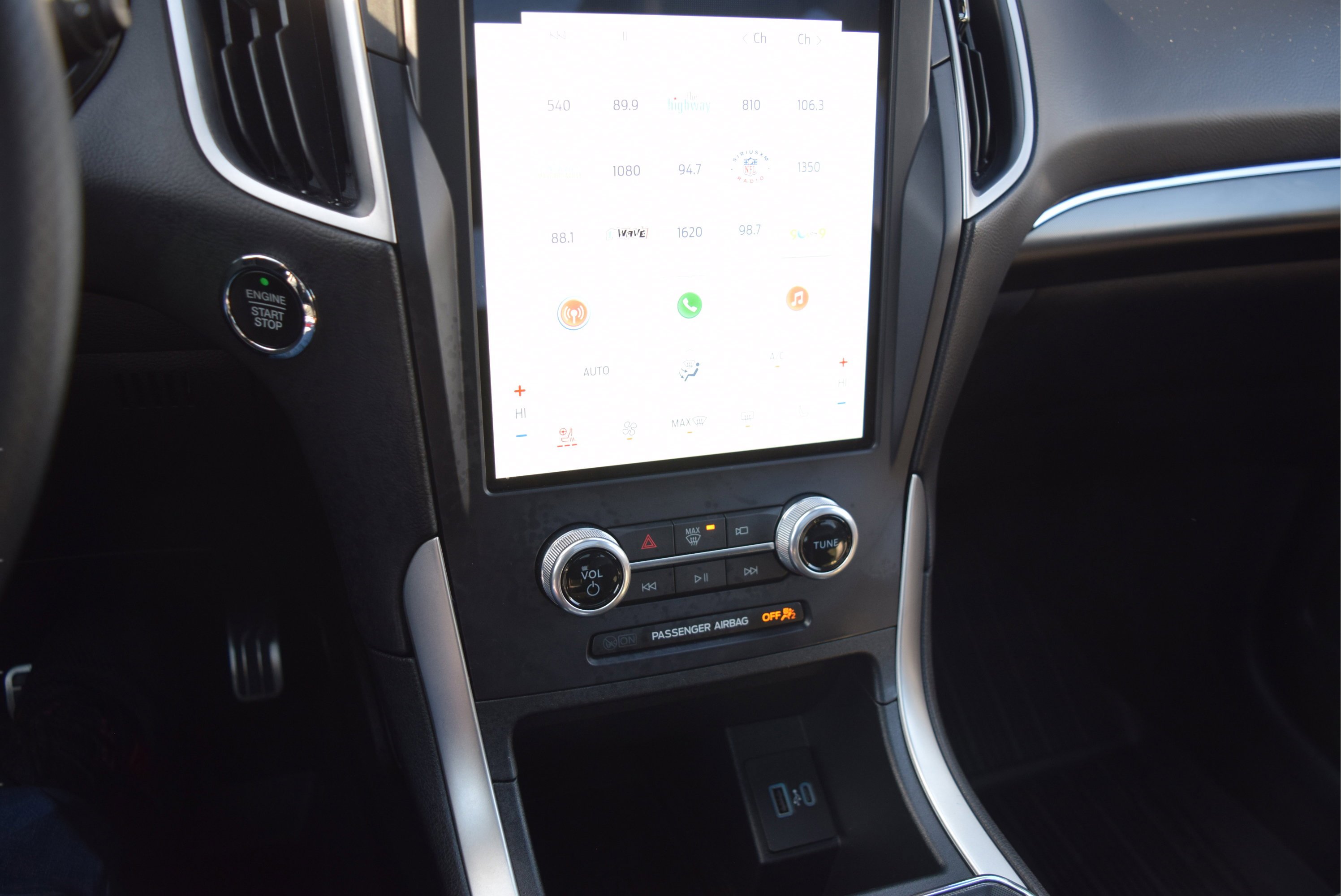 Used 2022 Ford Edge ST-Line w/ Cargo Accessory Package image 16