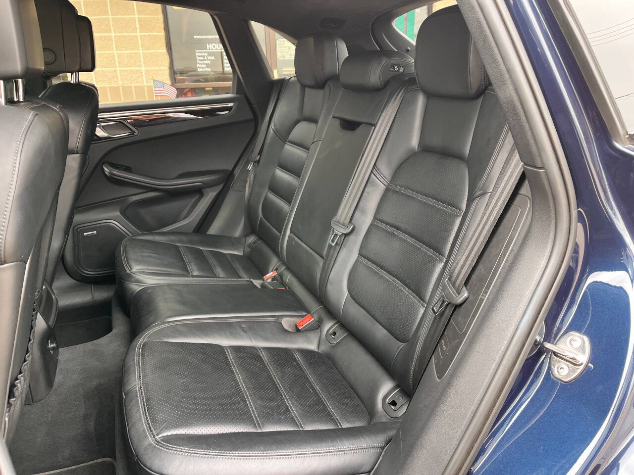 Used 2015 Porsche Macan Turbo image 17