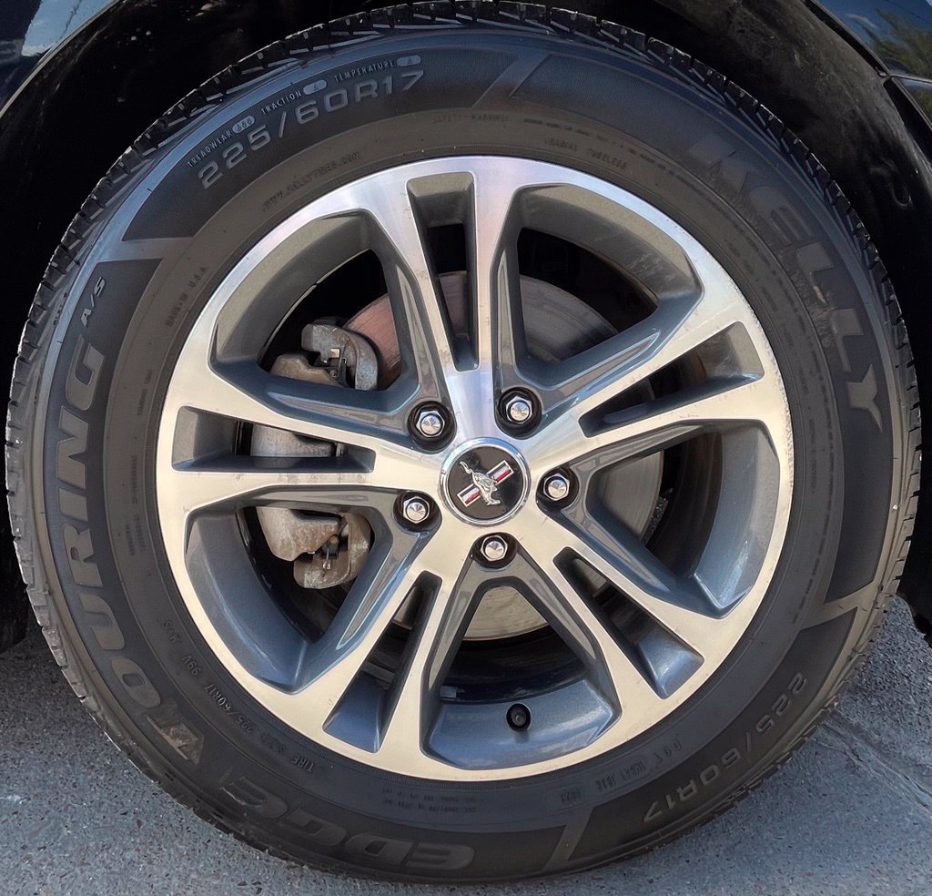 Used 2013 Ford Mustang Premium RWD image 10