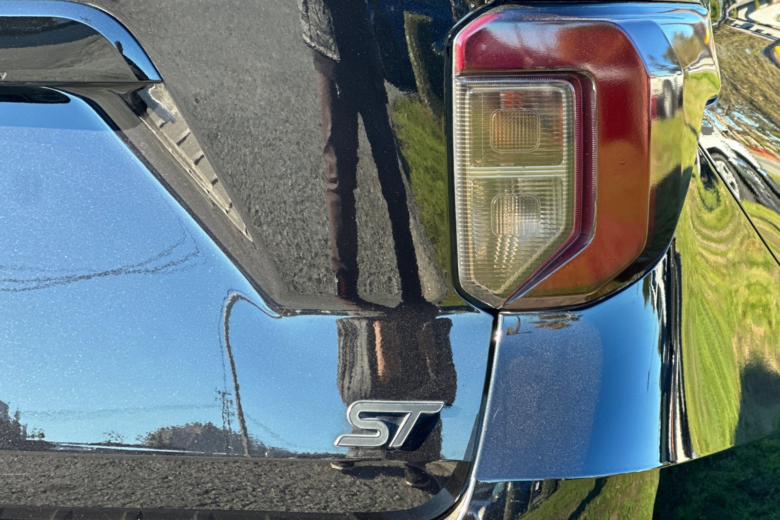 Used 2022 Ford Explorer ST w/ Equipment Group 401A image 26