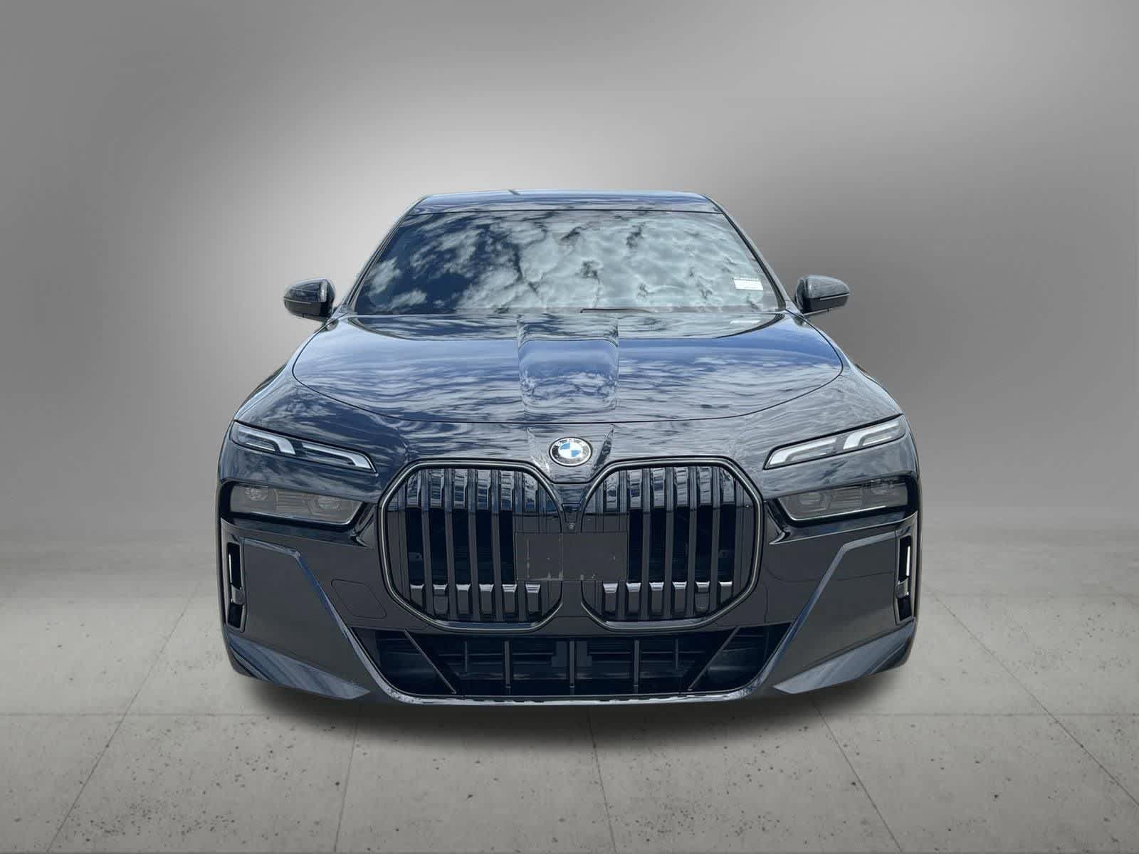 Used 2024 BMW 740i RWD image 15