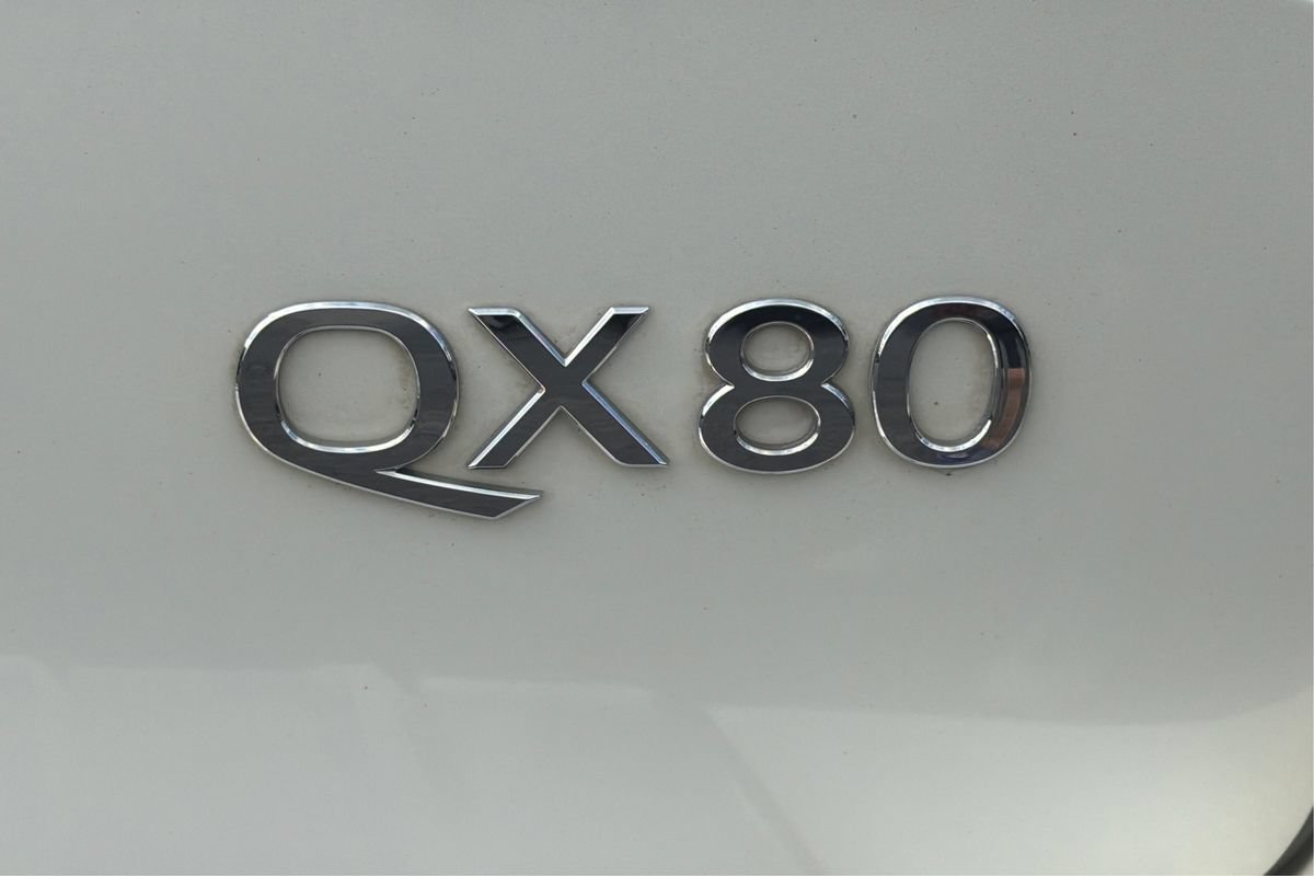 Used 2015 INFINITI QX80 4WD w/ Deluxe Technology Package image 28