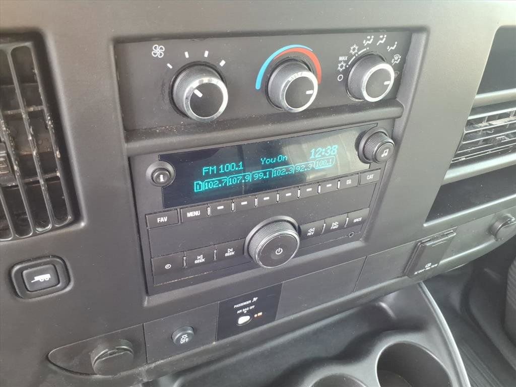 Used 2016 GMC Savana 2500 image 24