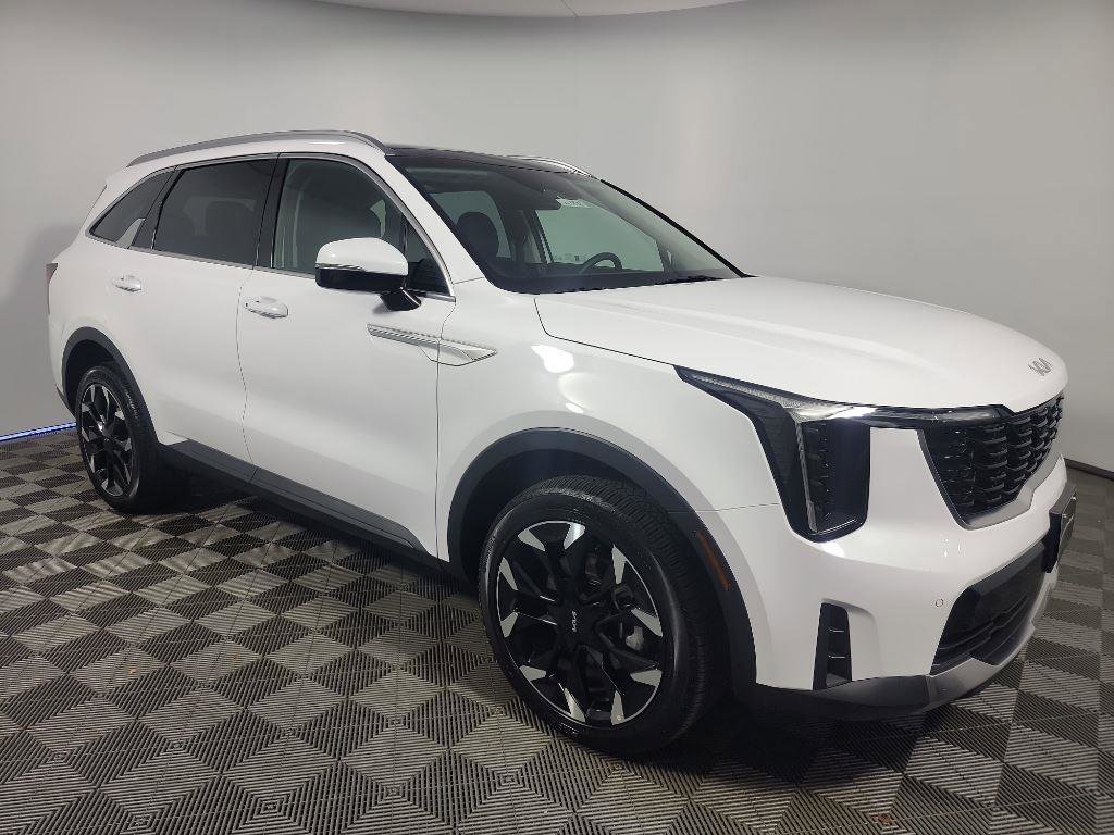 Certified 2025 Kia Sorento EX w/ Panoramic Sunroof Package
