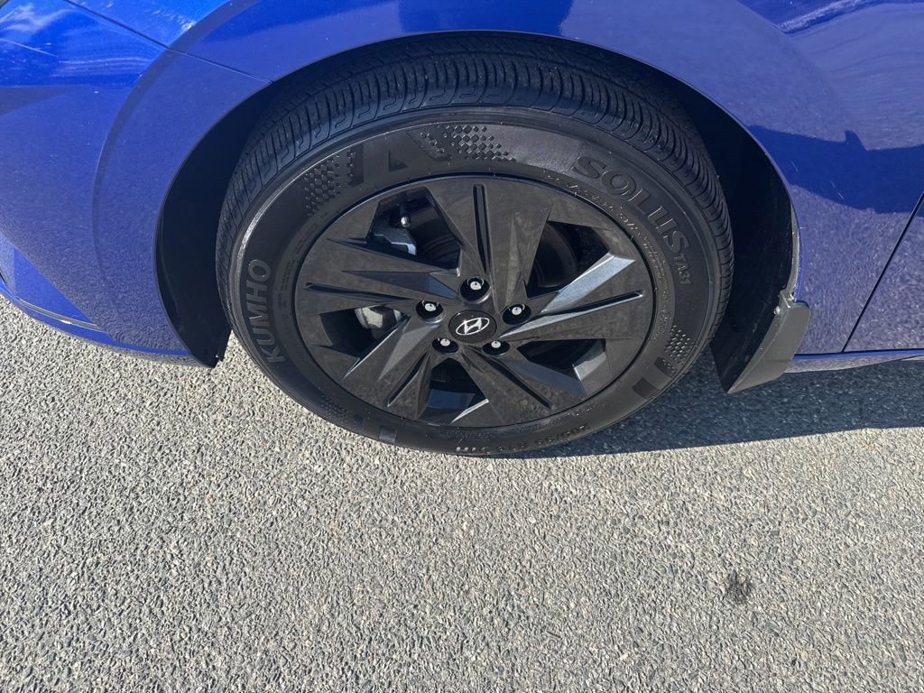 Used 2023 Hyundai Elantra SEL image 9