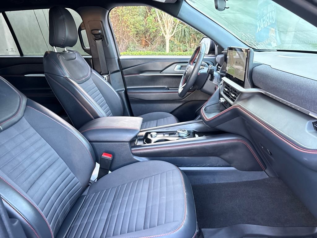 Used 2025 Ford Explorer ST-Line image 28