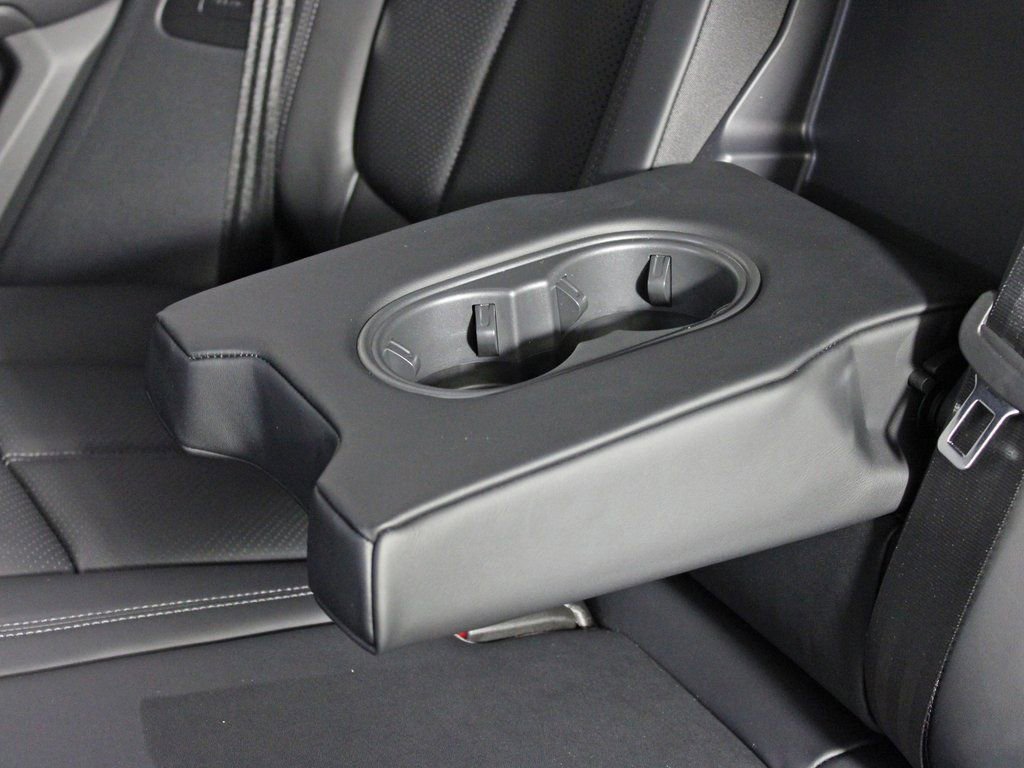 Certified 2025 Porsche Macan image 35