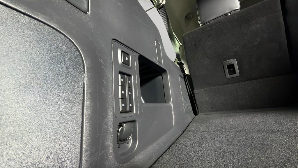 Used 2025 Ford Expedition Max Platinum AWD/4WD image 32