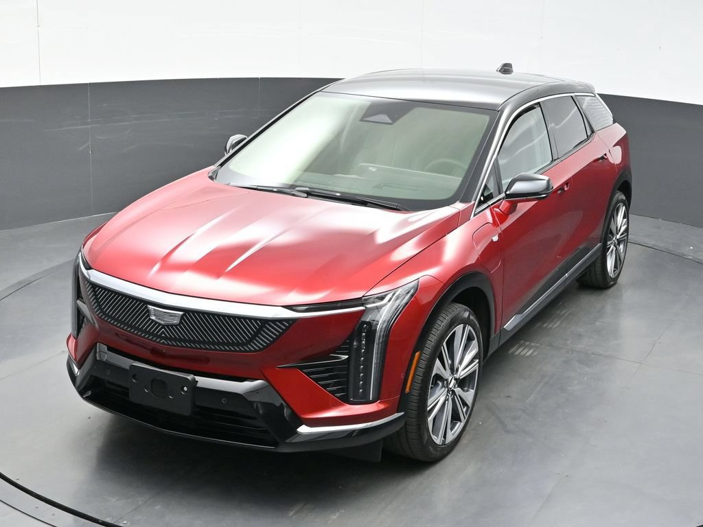 New 2027 Cadillac Optiq Premium Luxury w/ LPO, Floor Liner Package AWD/4WD image 32