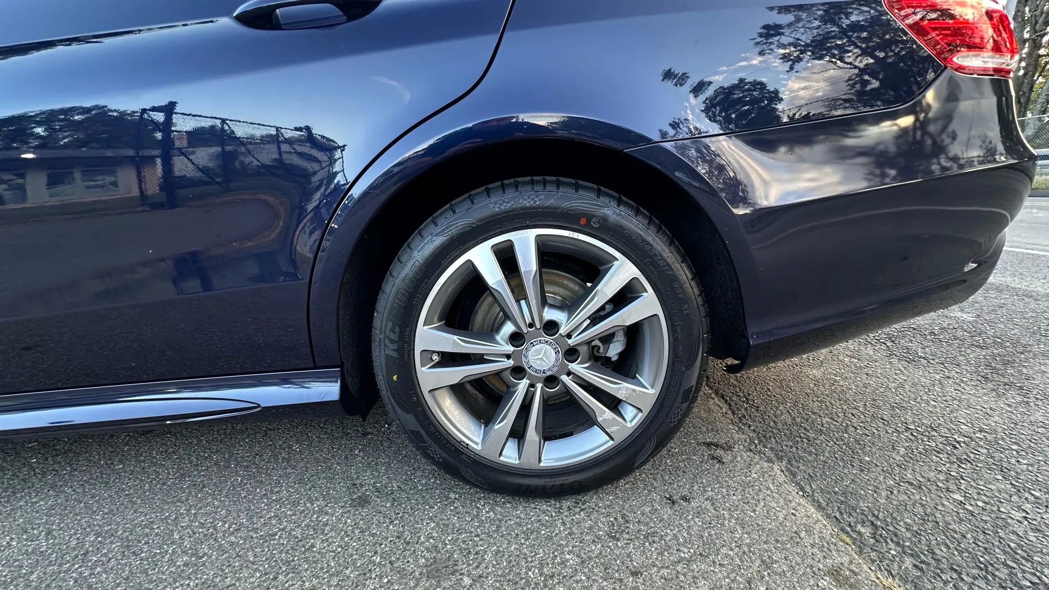 Used 2016 Mercedes-Benz E 350 4MATIC Sedan image 9