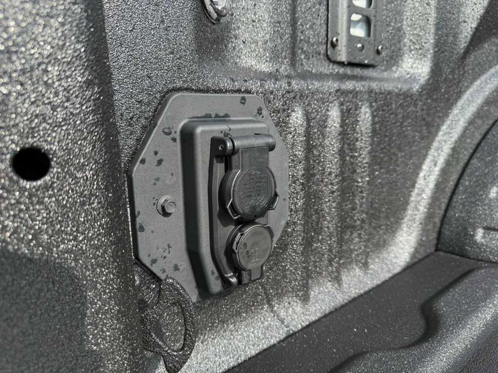 New 2026 Ford F250 Lariat w/ Black Appearance Package image 33