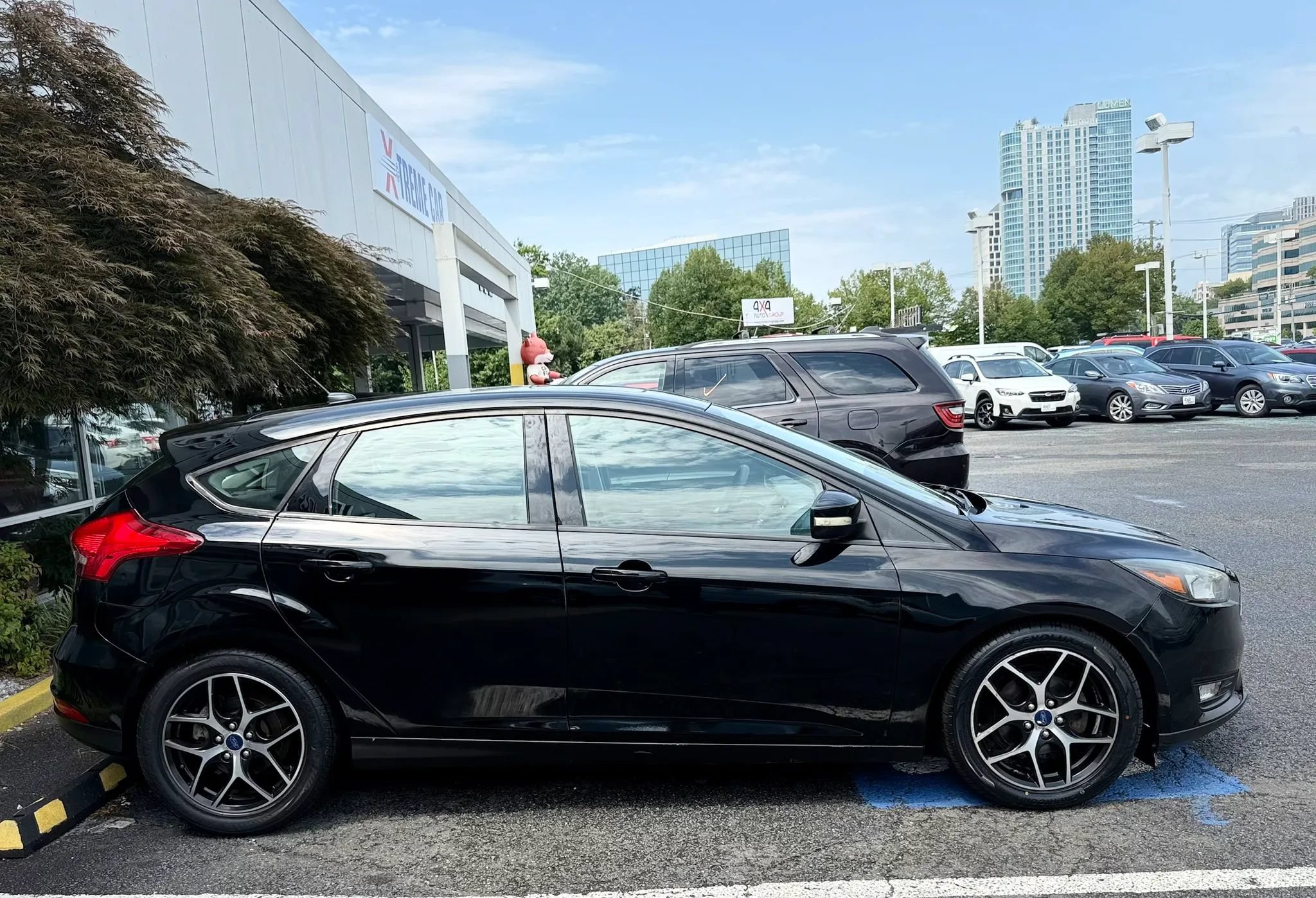 Used 2017 Ford Focus SEL FWD image 8