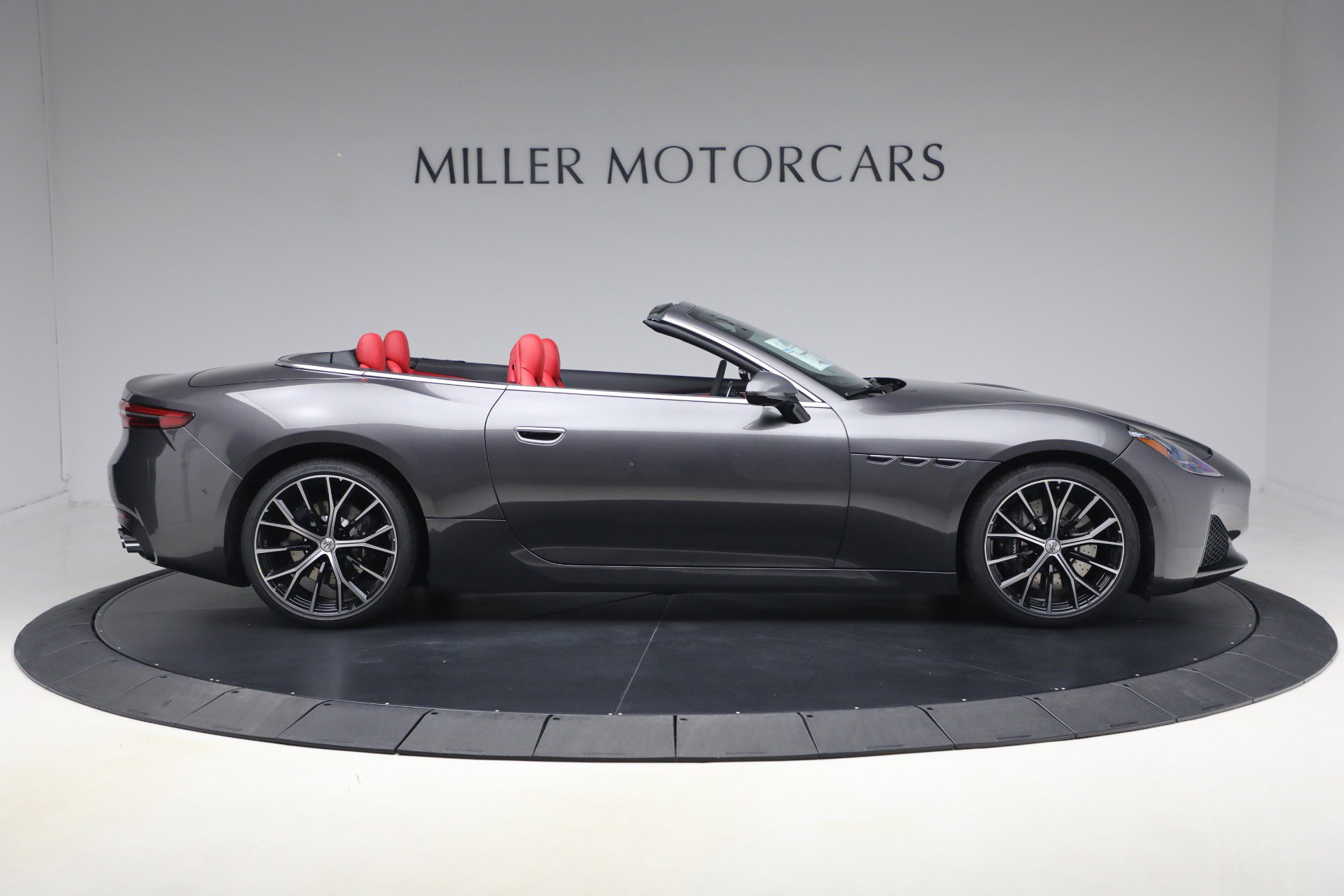 New 2026 Maserati GranCabrio Modena image 8