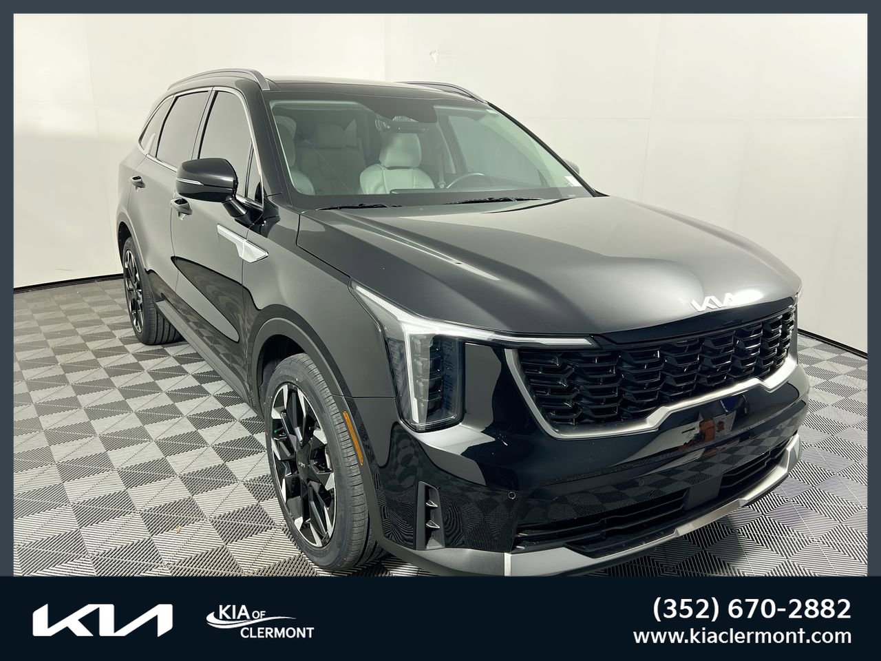 Certified 2025 Kia Sorento EX w/ Panoramic Sunroof Package image 1