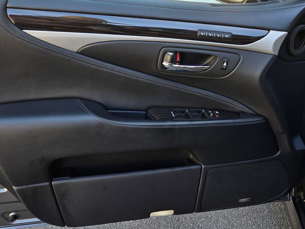 Used 2013 Lexus LS 460 w/ Comfort Pkg image 11