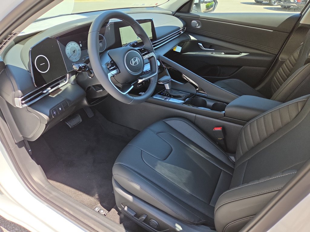 New 2026 Hyundai Elantra Limited FWD image 10