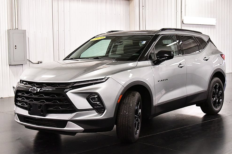 Used 2023 Chevrolet Blazer LT w/ Convenience Package AWD/4WD image 3