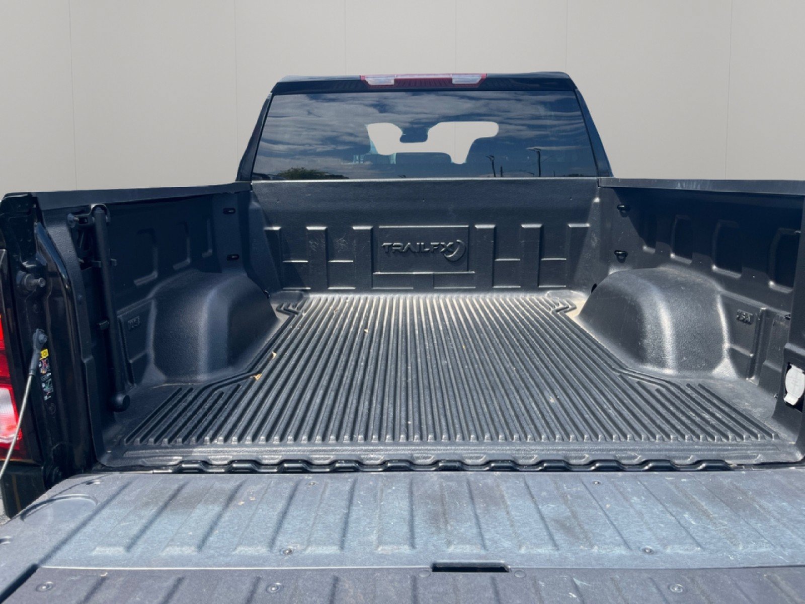 Used 2024 GMC Sierra 1500 SLE RWD image 11