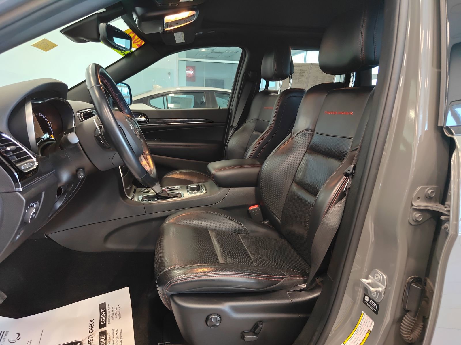 Used 2021 Jeep Grand Cherokee Trailhawk w/ Trailhawk Luxury Group image 11