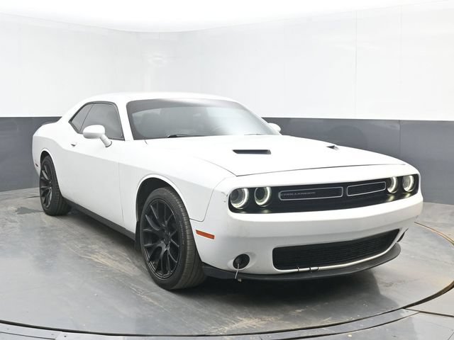 Used 2015 Dodge Challenger SXT Plus RWD image 2
