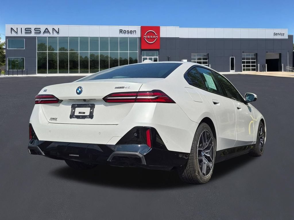 Used 2024 BMW i5 eDrive40i w/ M Sport Package RWD image 3